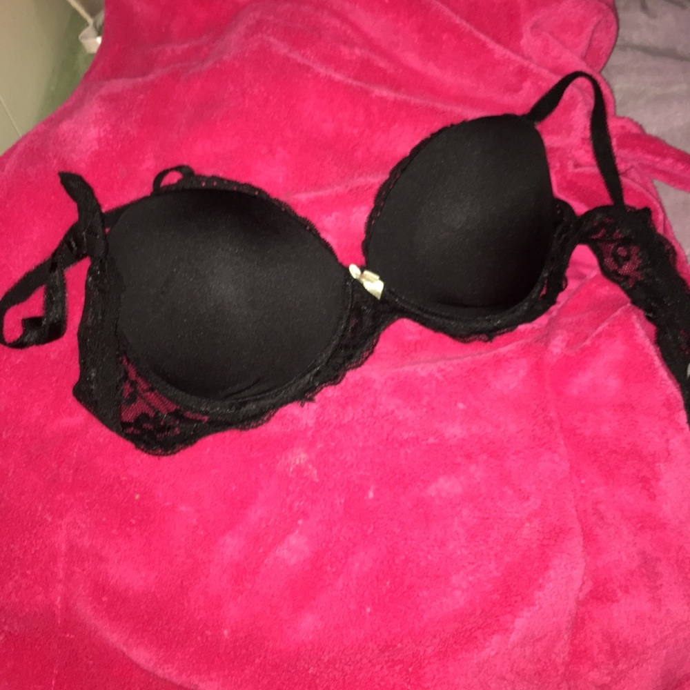 A black lacy bra